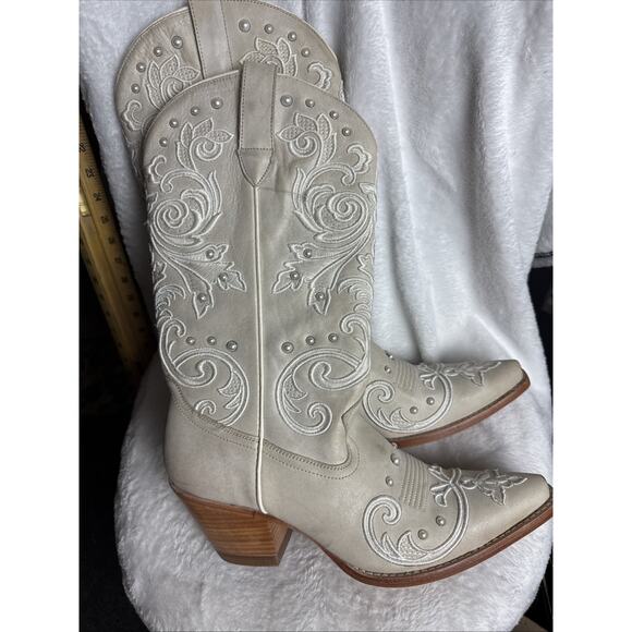 Shyanne Denisse Leather Western Boot Embroidery Snip Toe Cream 10B NWOB *READ* - Picture 10 of 11